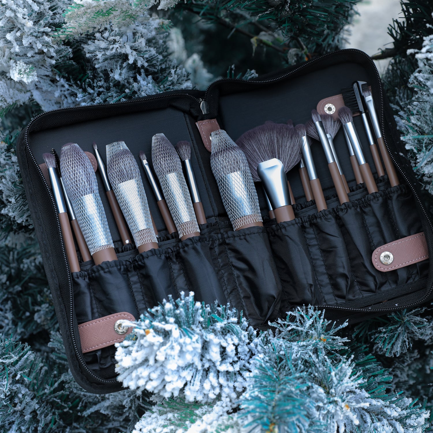 Review of My Favorite Makeup Brush Organizer