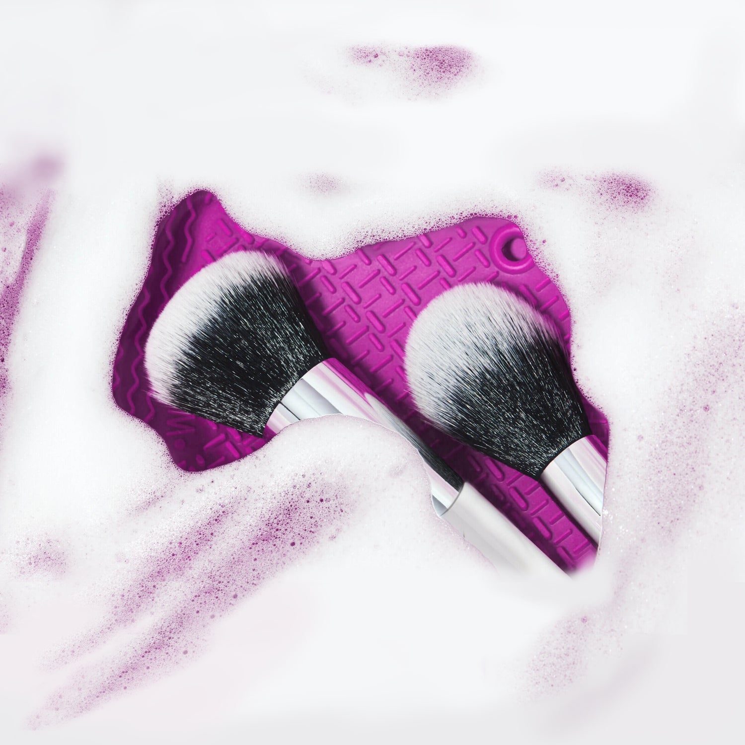 Proper Ways to Clean Your Makeup Brushes By Steps