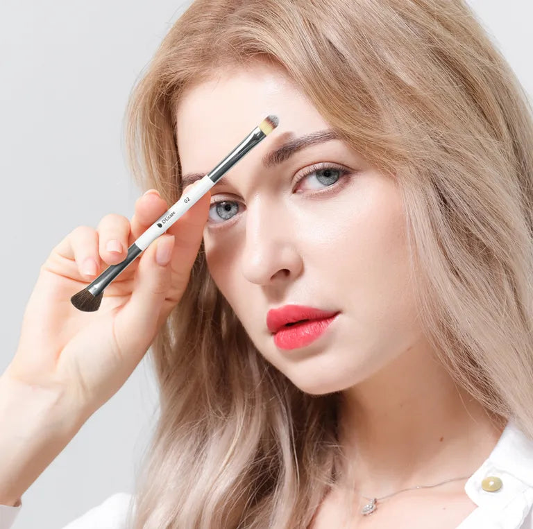 How to Properly Use Makeup Brushes: Turning Every Makeup Session into Art