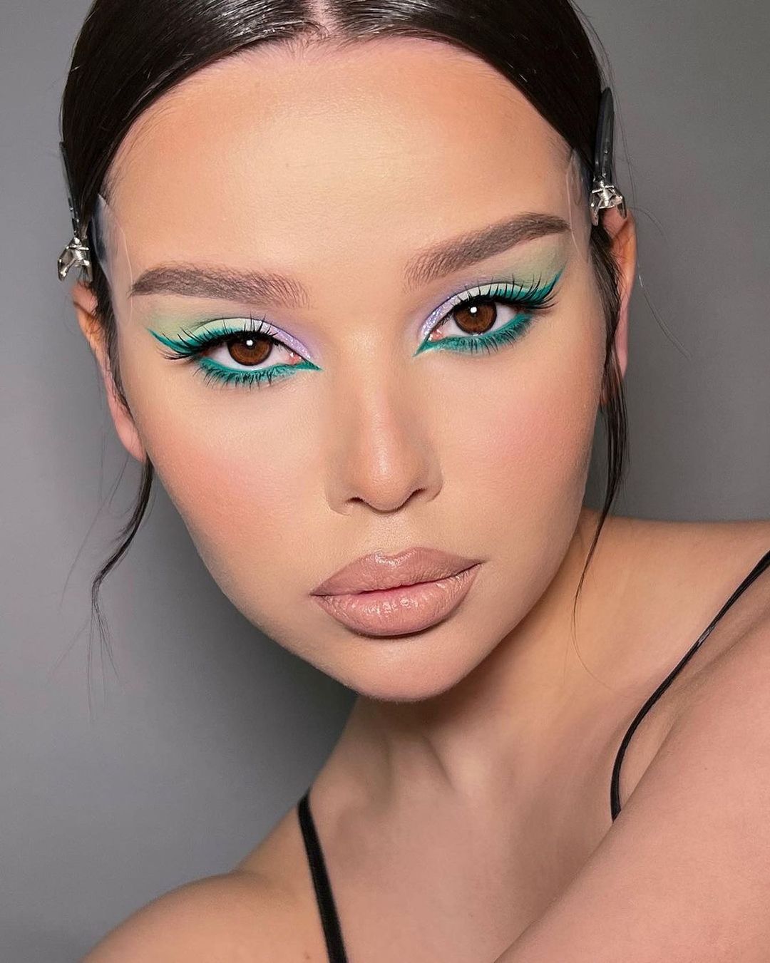 Guides: </br>Tapes May Help Your Makeup