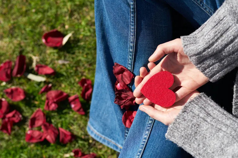 Unlocking Beauty: DUcare's Valentine's Day Makeup Brush Delights
