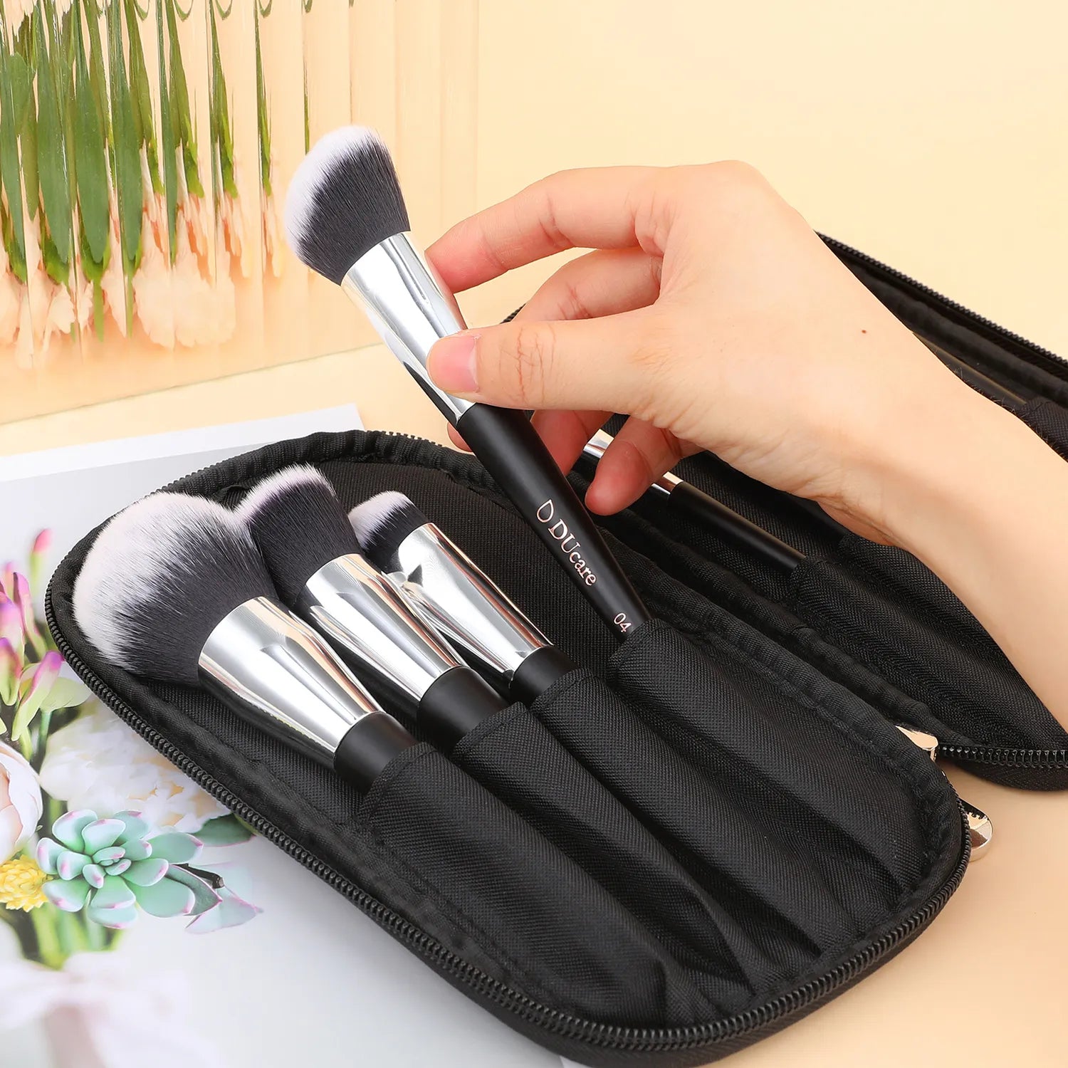 DUcare Classic 10 Pieces Face & Eye Travel Brush Set