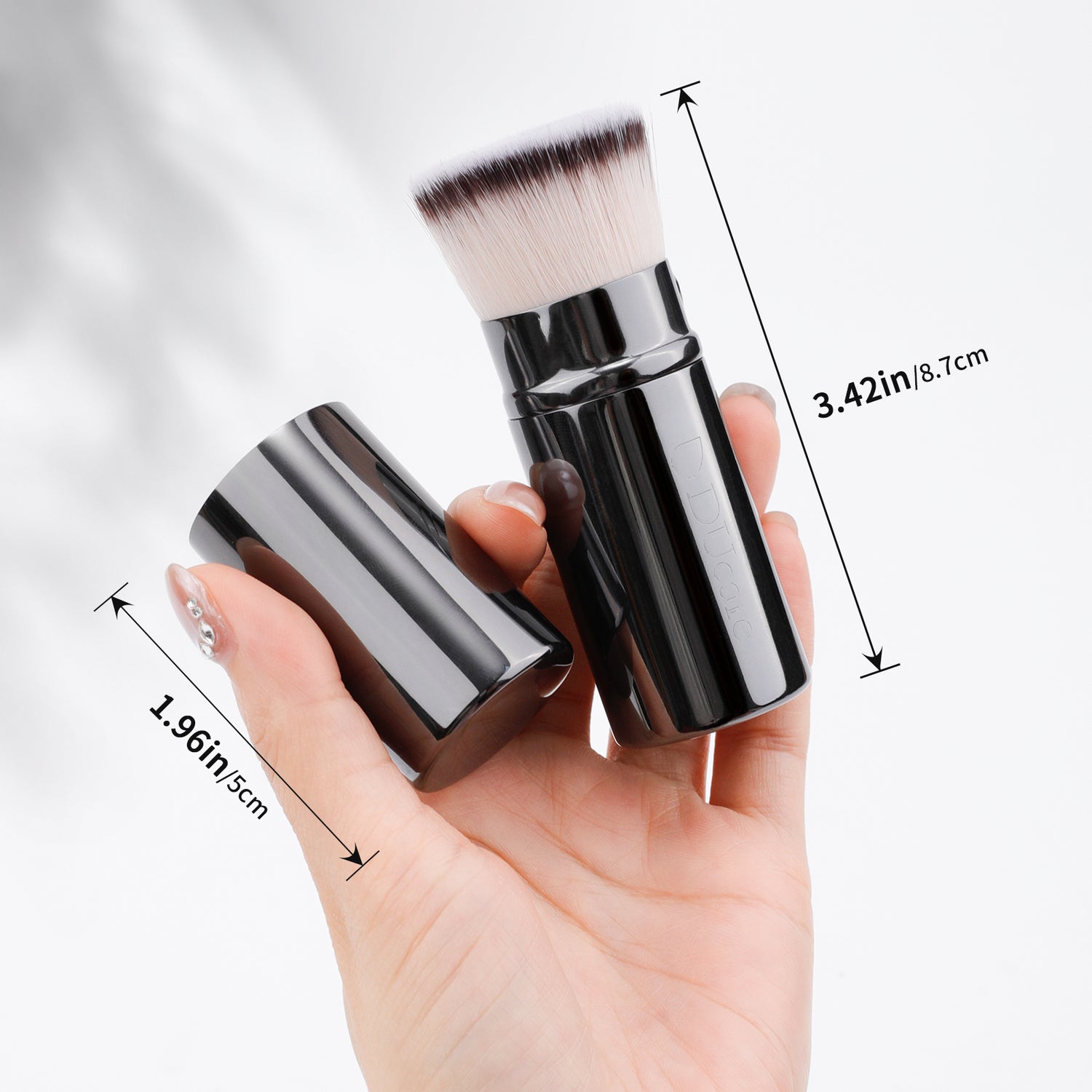 Flat Top Retractable Kabuki Foundation Brush