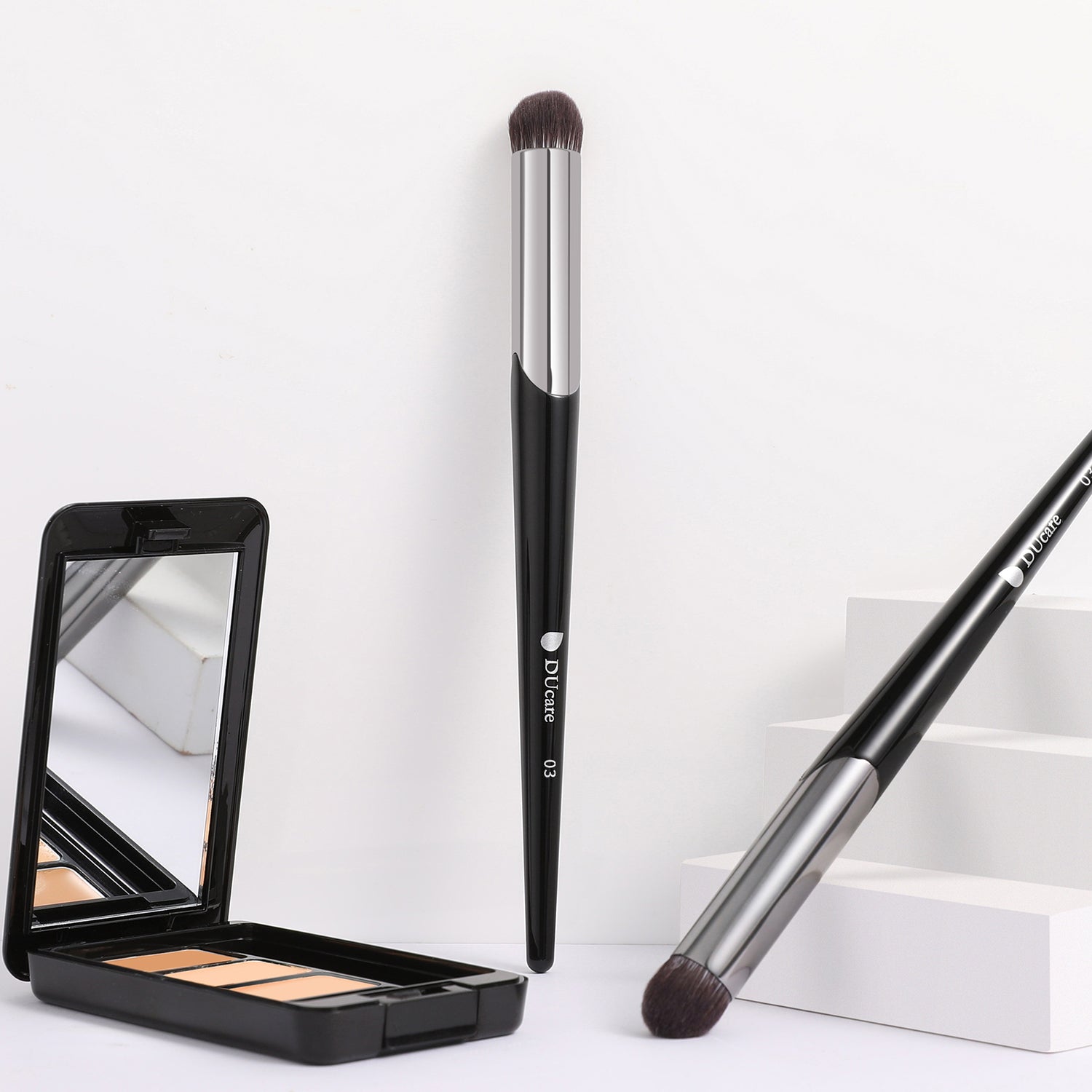 Bullet Shaped Concealer Brush-V03