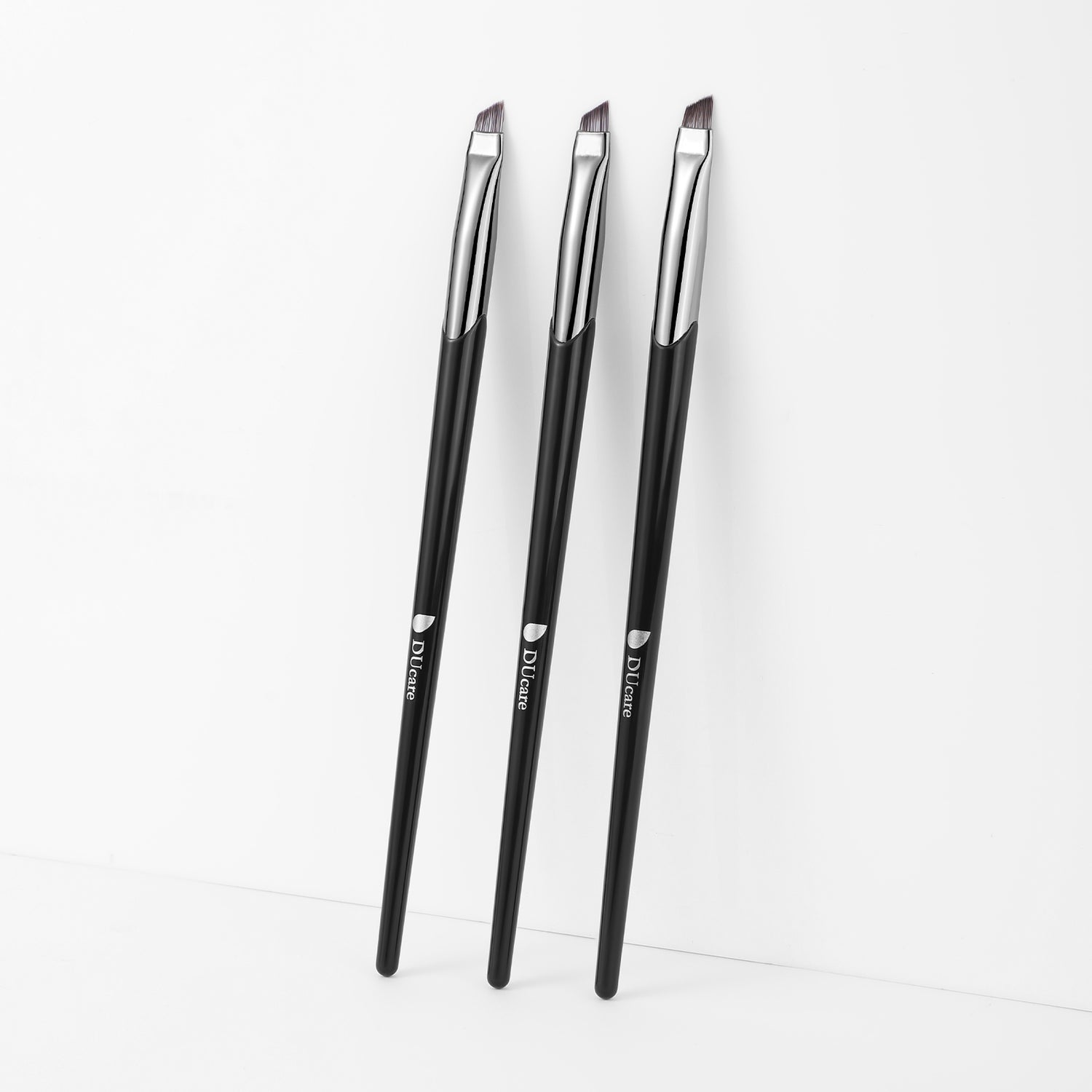 Angled Eyeliner Brush-V05