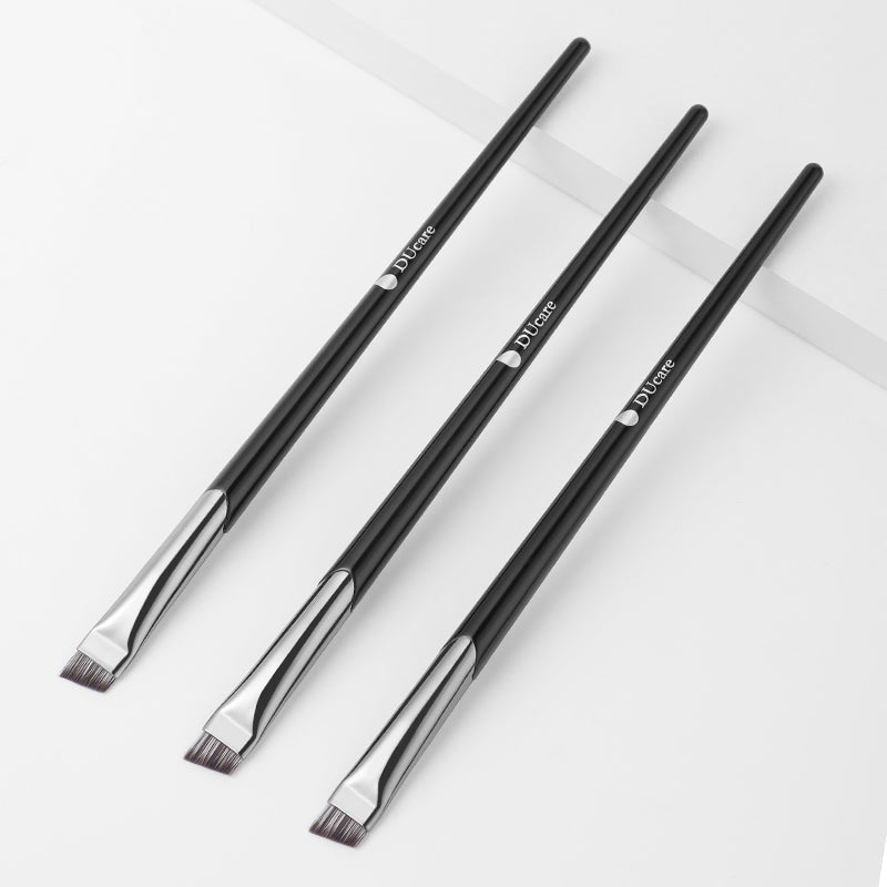 Angled Eyebrow Brush-V06