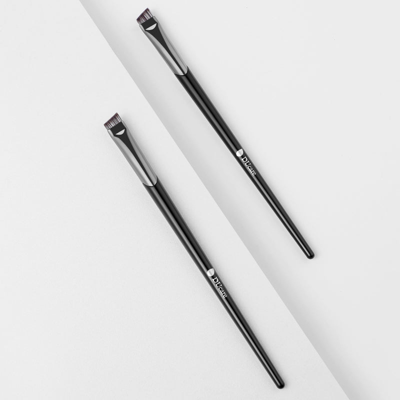 Angled Eyebrow Brush-V06