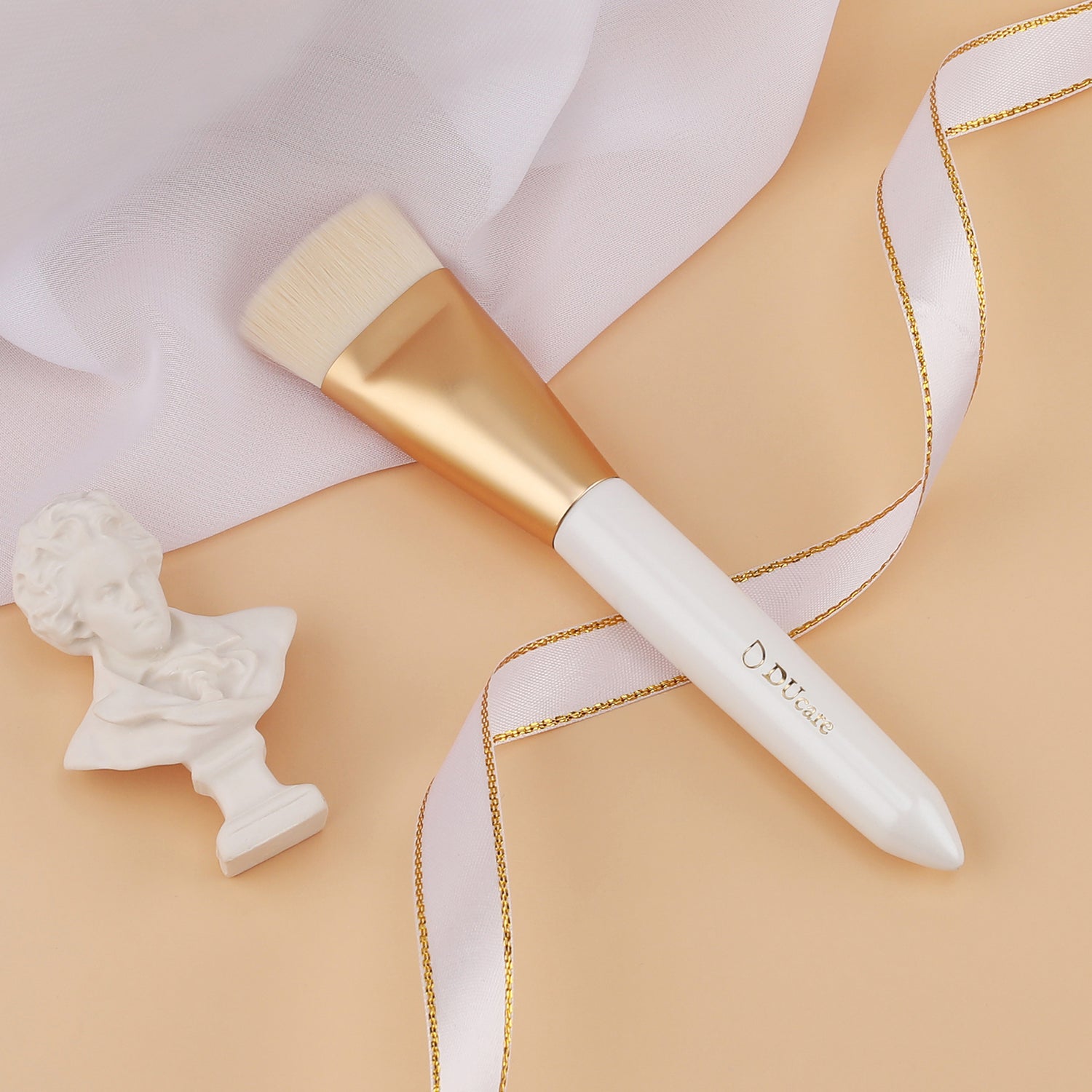 Platinum Contour Brush