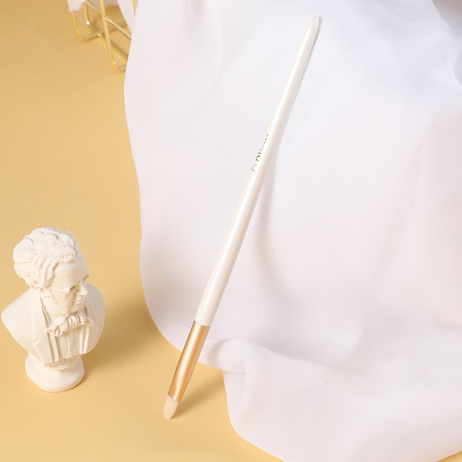 Platinum Lip Brush