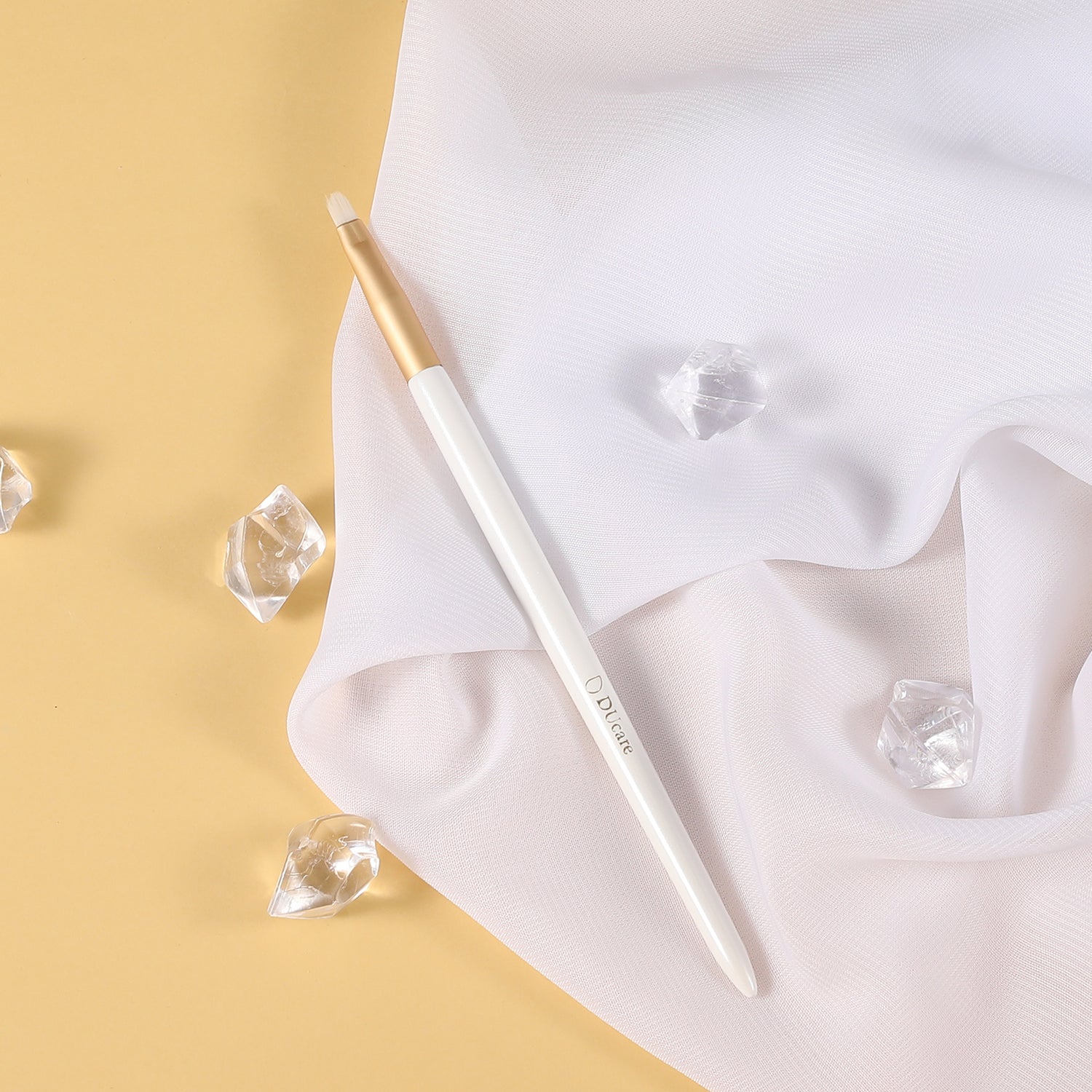 Platinum Detail Makeup Brush