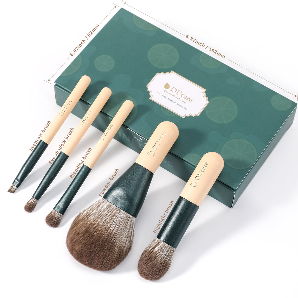 best-makeup-brushes-for-sensitive-skin