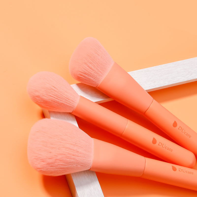 Kitten Cute Girls 8 Piece Face & Eye Travel Brush Set
