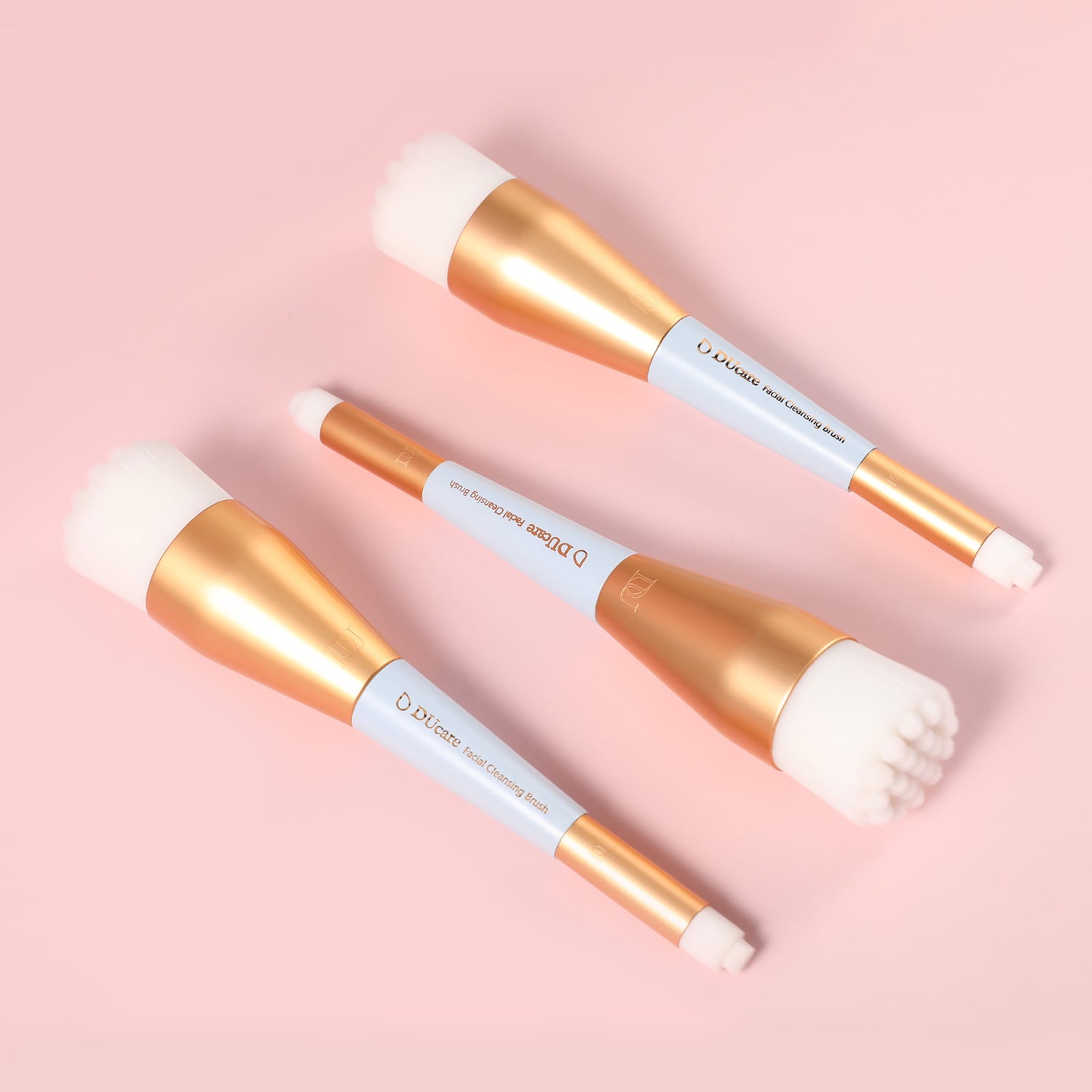 double-ended-facial-cleaning-brush