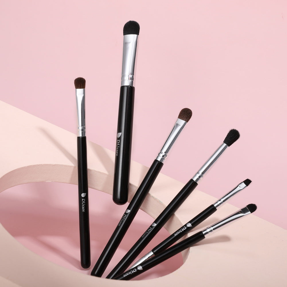 eyebrow-makeup-brush